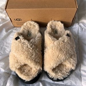 UGG Slides (Size 6)
